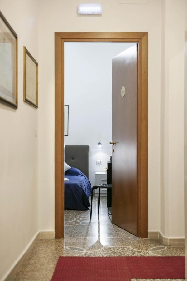 Lorenzo'S - Vatican Guest House Рим Екстериор снимка